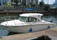Boat (C) : FR-23 Active Sedan